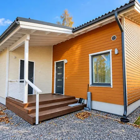 Villa Luxury Finnish - Sauna, Garden & Train Vantaa