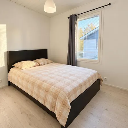Luxury Finnish - Sauna, Garden & Train