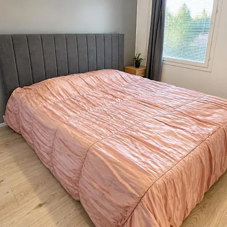 Luxury Finnish - Sauna, Garden & Train Vantaa