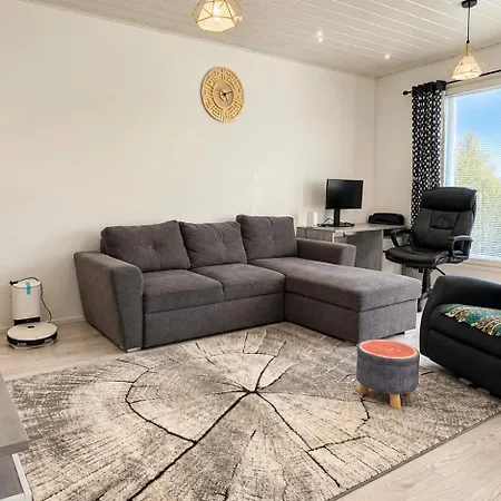 Villa Luxury Finnish - Sauna, Garden & Train