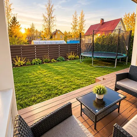 Villa Luxury Finnish - Sauna, Garden & Train Vantaa