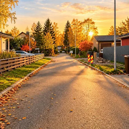 Luxury Finnish - Sauna, Garden & Train * Vantaa